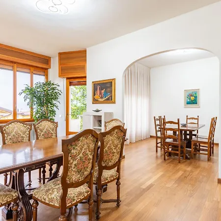 Claudio By Interhome Nyaraló